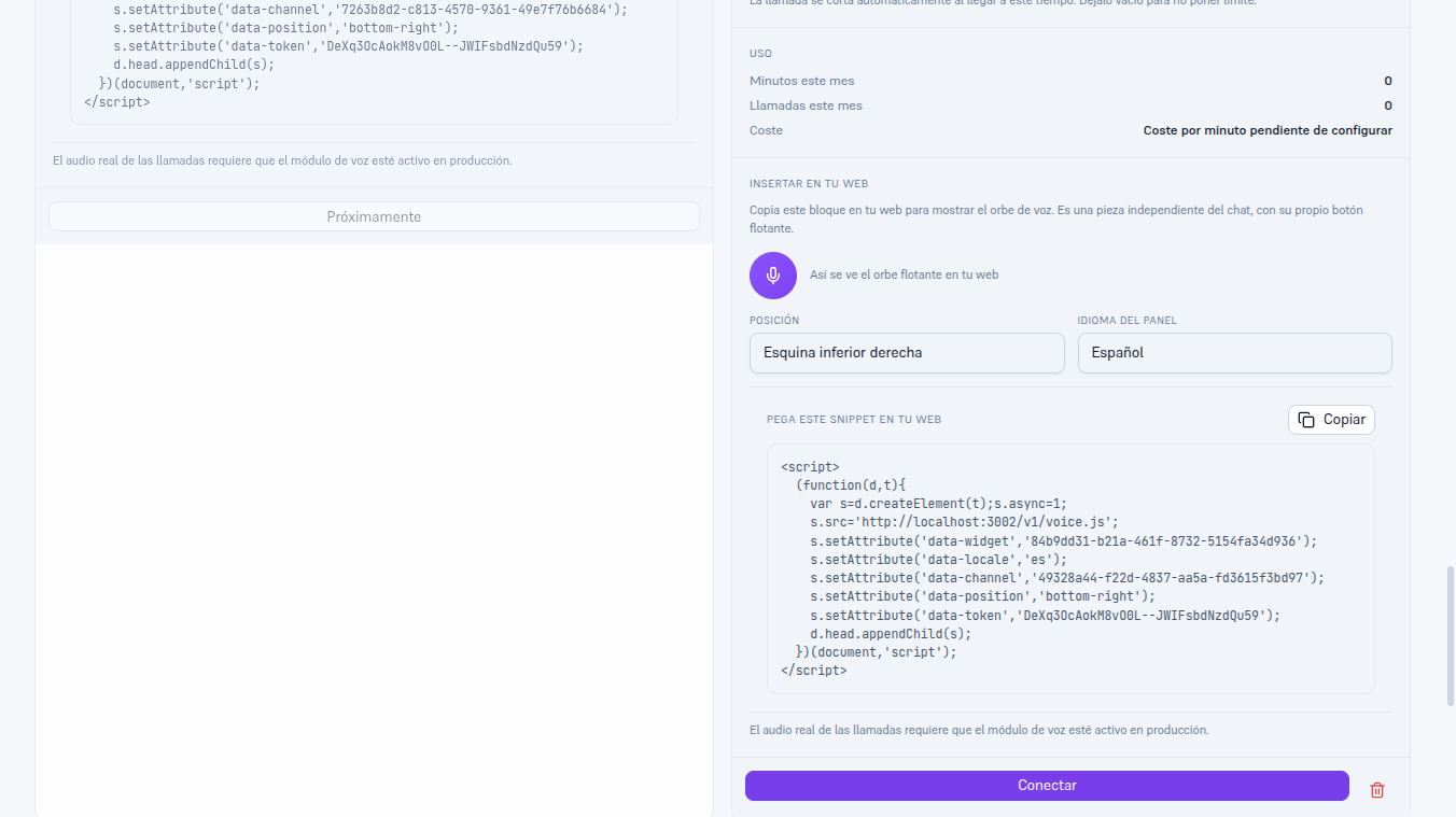 Sección Insertar en tu web de un canal Voz recién creado: la vista previa del orbe morado, los selectores Posición (Esquina inferior derecha) e Idioma del panel (Español), el snippet completo con el botón Copiar, el aviso de que el audio real requiere el módulo de voz activo en producción, y el botón Conectar
